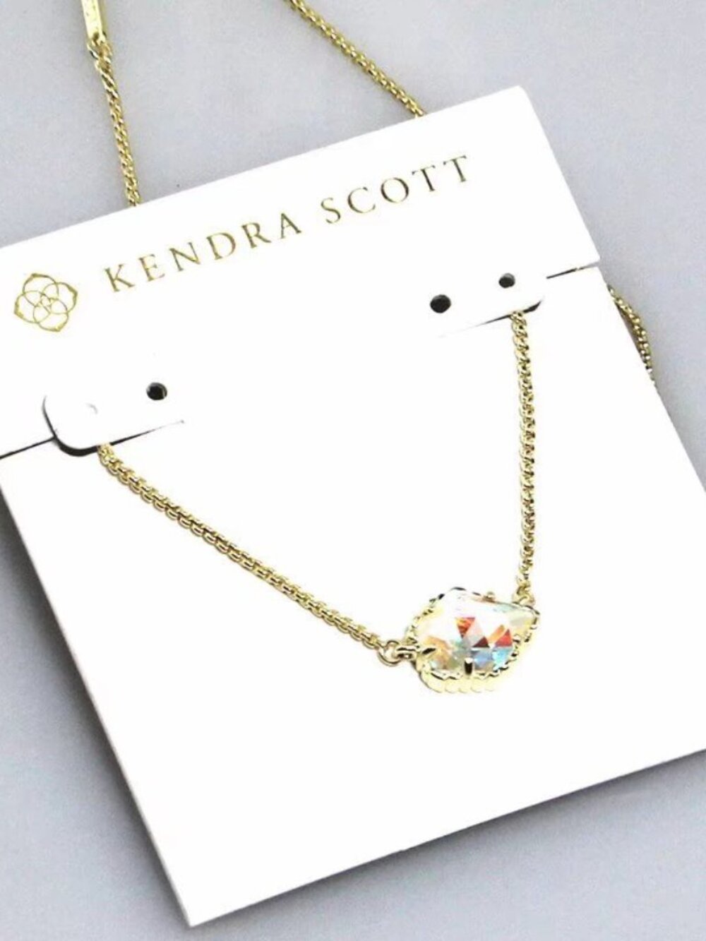 Kendra Scott necklace